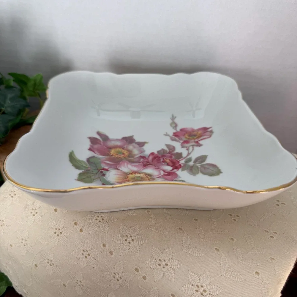 Vintage Schumann Bavaria Wild Rose Porcelain Bowl Gold Trim Germany‎